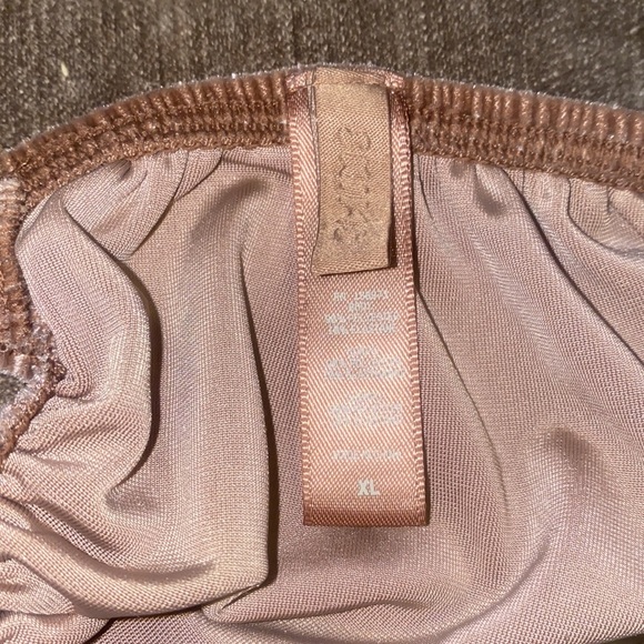 NWOT - never worn in excellent condition - Picture 3 of 4